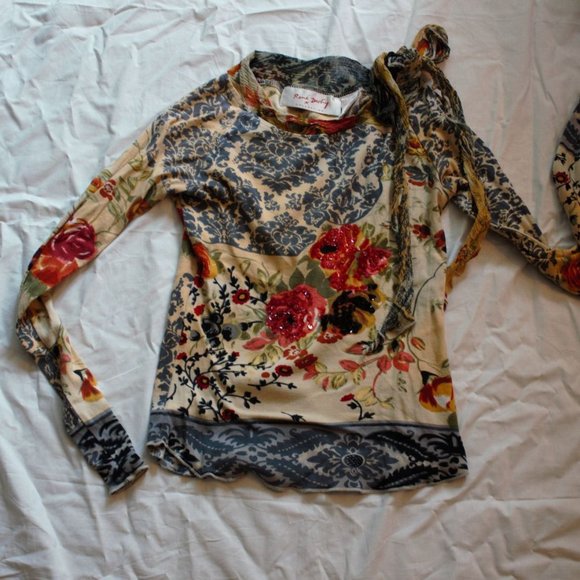 Small Rene Derby Pattern Sequin Top - Picture 2 of 5